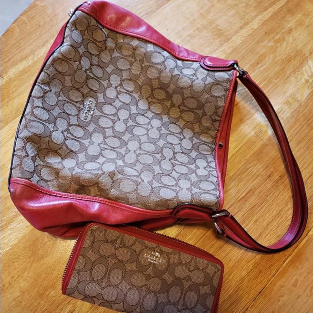 Wallet and purse Coach